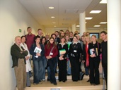 Zdjęcie grupowe uczestników konferencji (pierwszy z lewej prof. Sylwester Gogolewski)